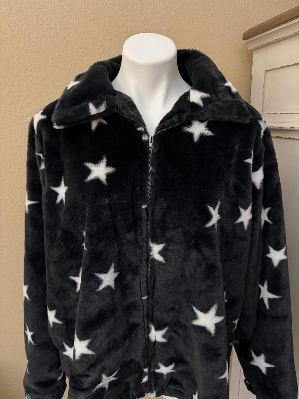 ANDRÉE BY UNIT Black Plush Jacket with Pockets